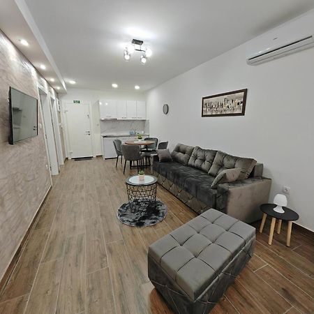 Imperial Apartment Veliko Gradiste Ngoại thất bức ảnh
