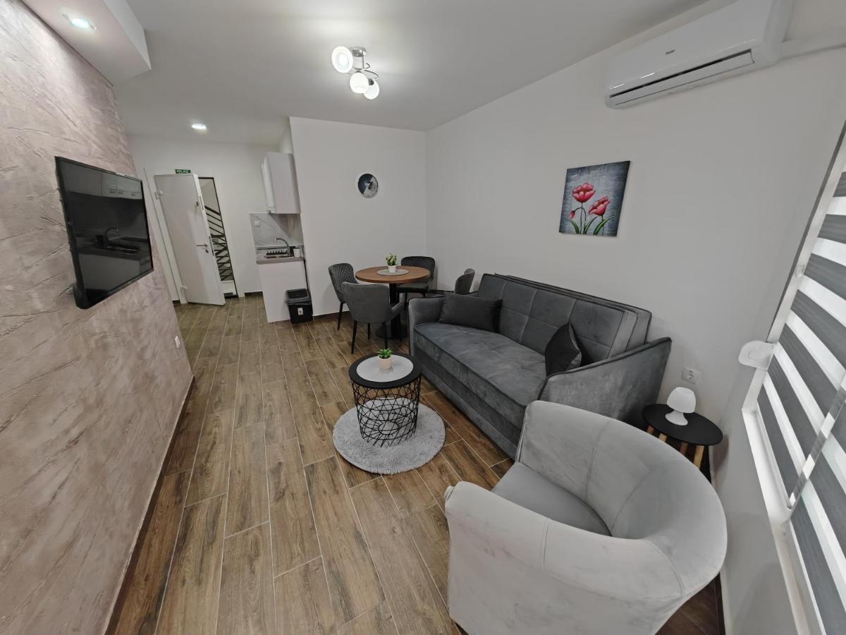Imperial Apartment Veliko Gradiste Ngoại thất bức ảnh