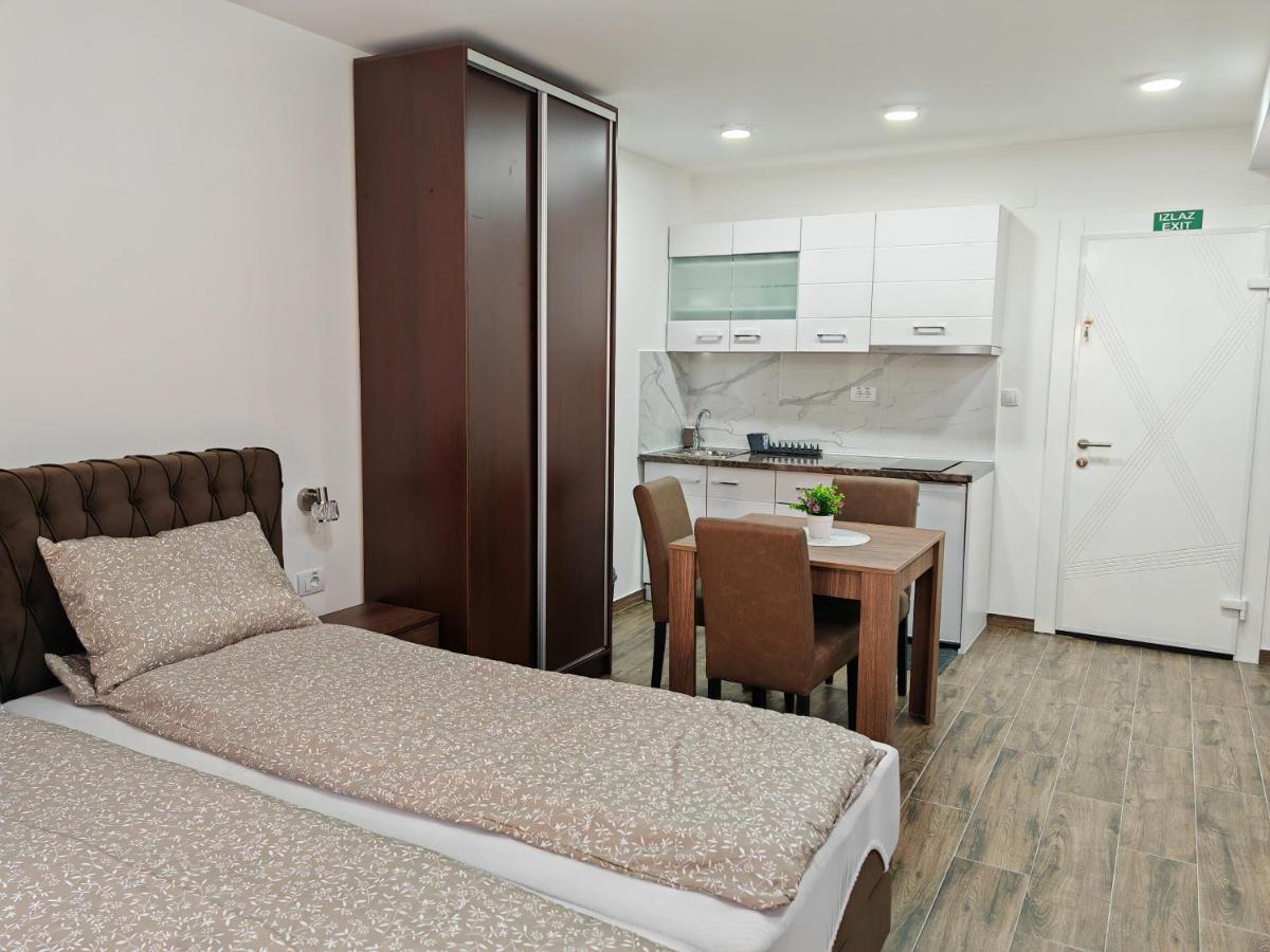 Imperial Apartment Veliko Gradiste Ngoại thất bức ảnh