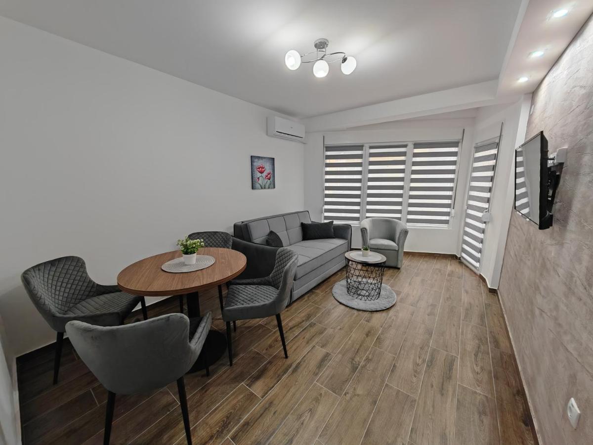 Imperial Apartment Veliko Gradiste Ngoại thất bức ảnh