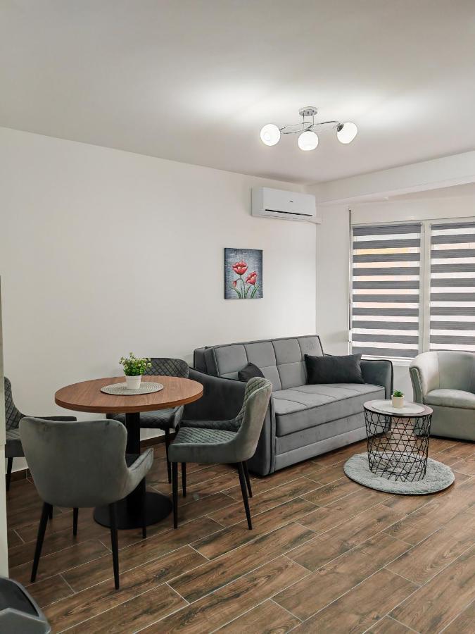 Imperial Apartment Veliko Gradiste Ngoại thất bức ảnh