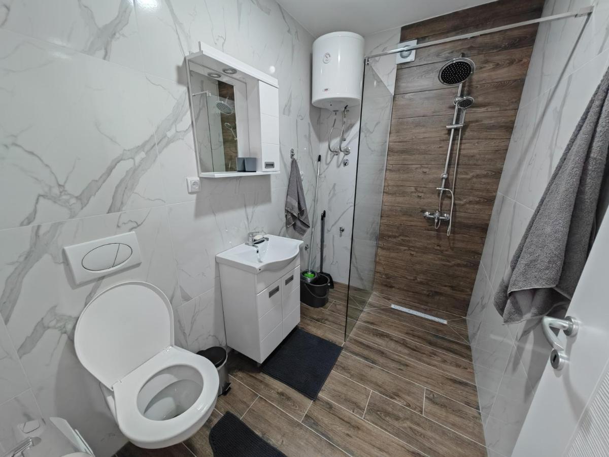Imperial Apartment Veliko Gradiste Ngoại thất bức ảnh