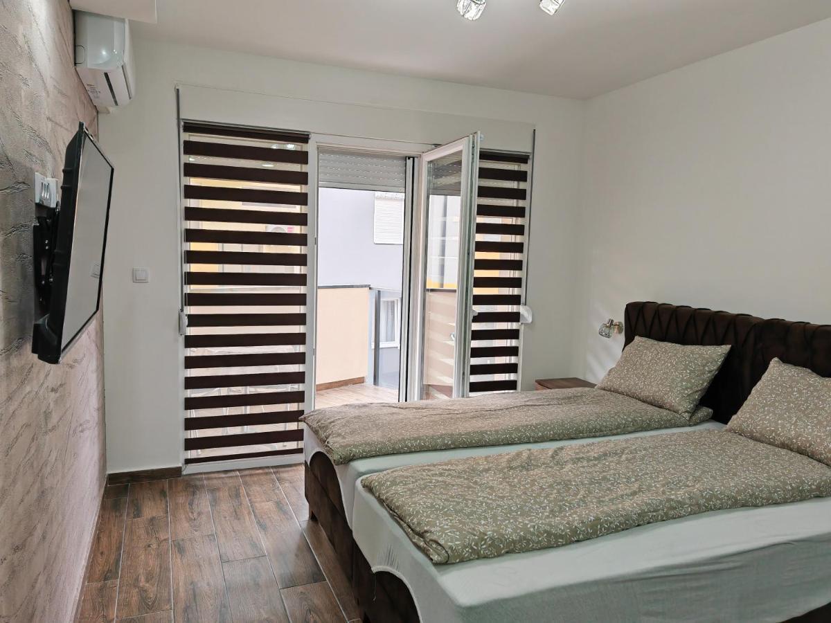 Imperial Apartment Veliko Gradiste Ngoại thất bức ảnh