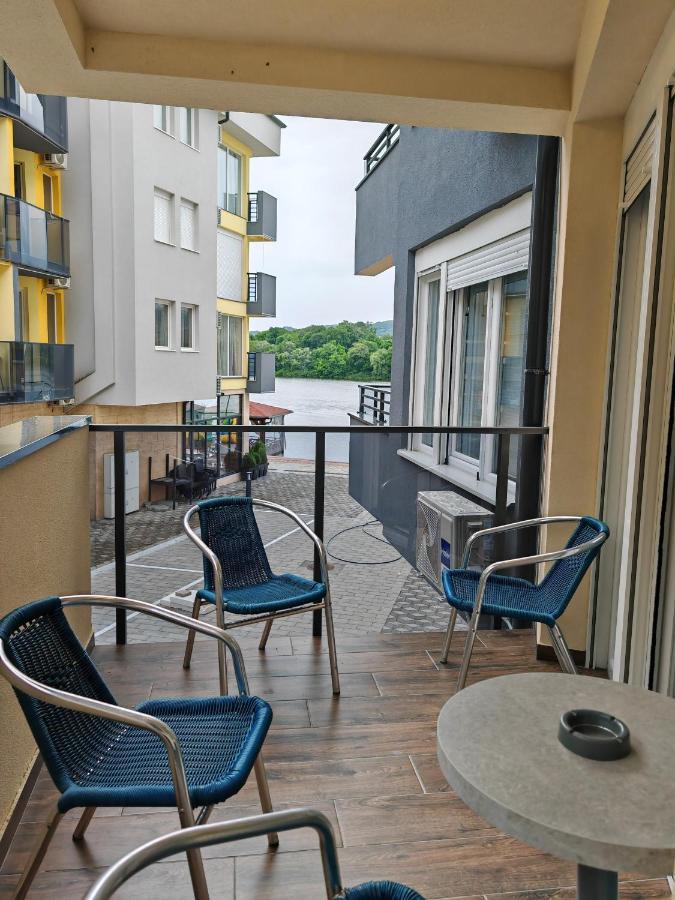 Imperial Apartment Veliko Gradiste Ngoại thất bức ảnh