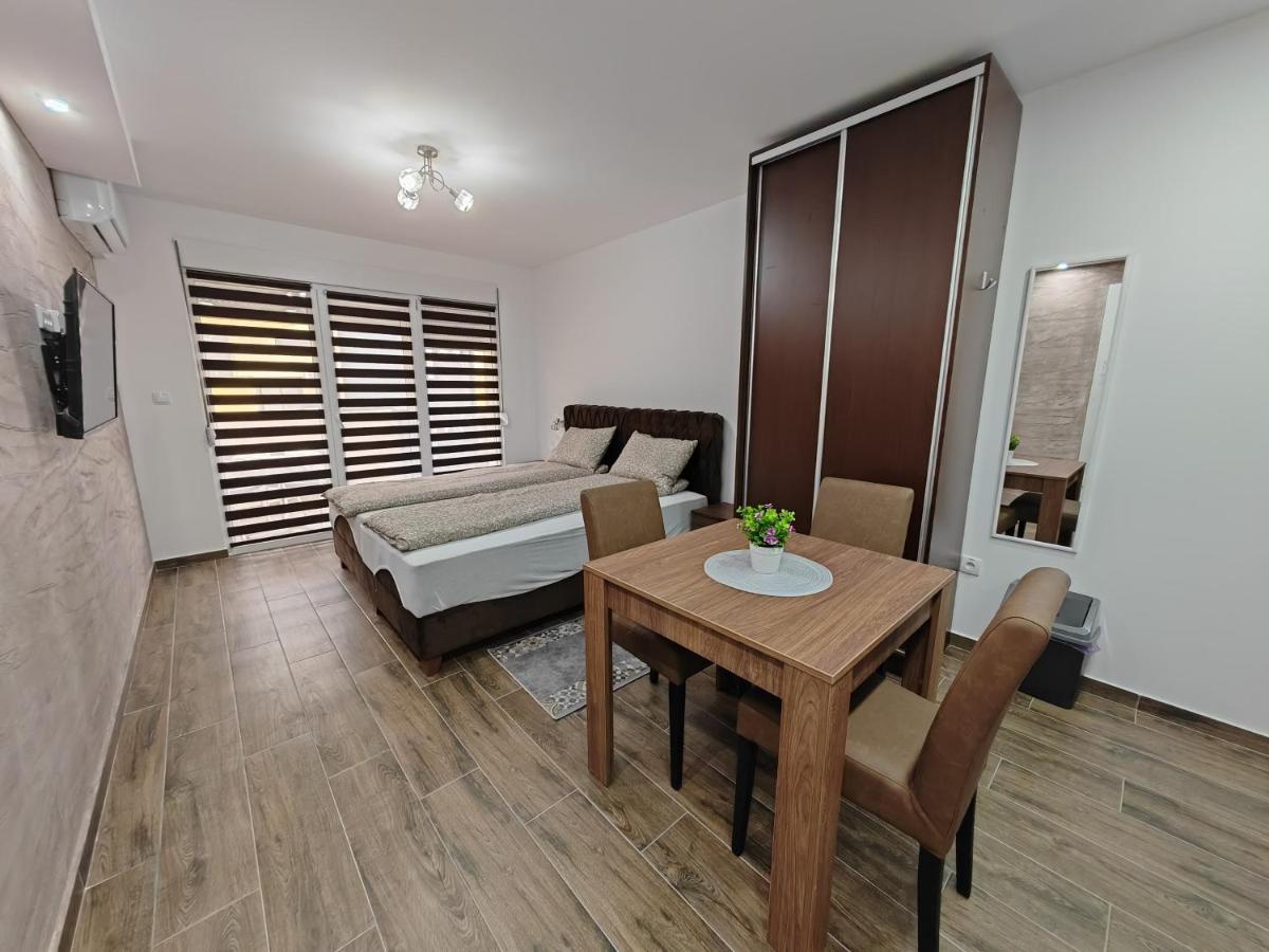 Imperial Apartment Veliko Gradiste Ngoại thất bức ảnh