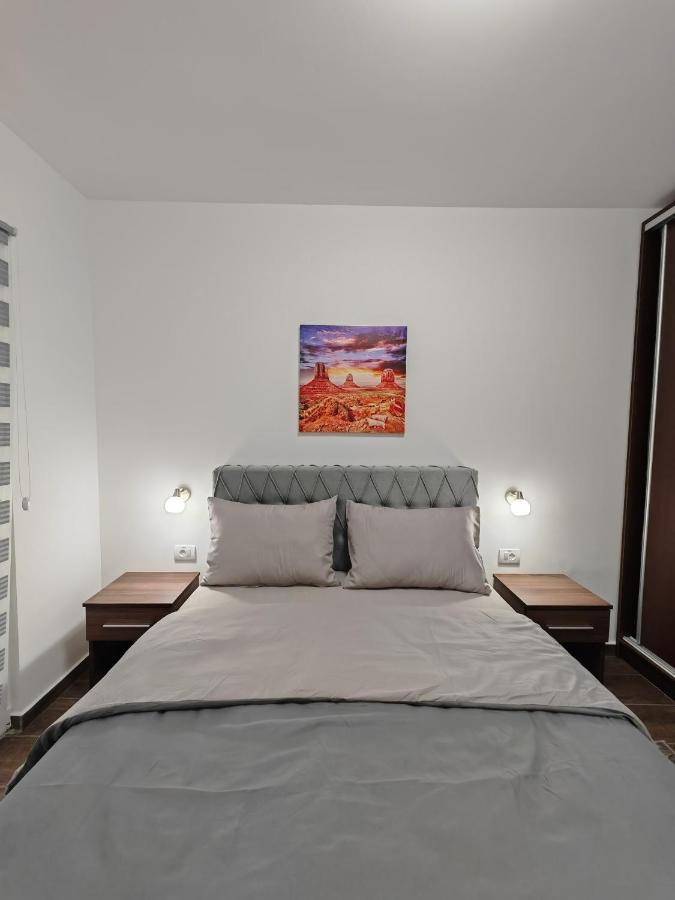 Imperial Apartment Veliko Gradiste Ngoại thất bức ảnh