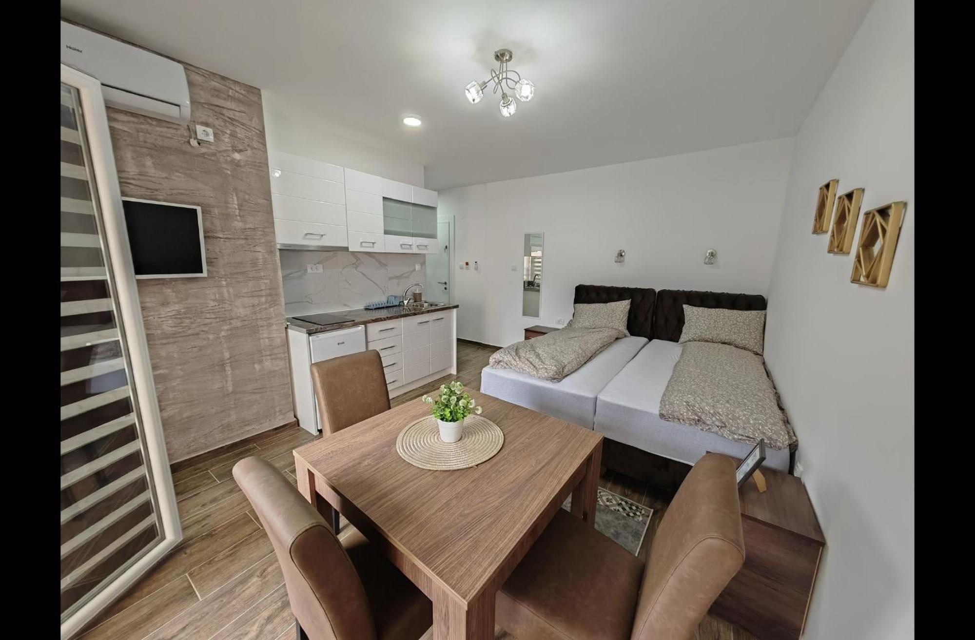 Imperial Apartment Veliko Gradiste Ngoại thất bức ảnh