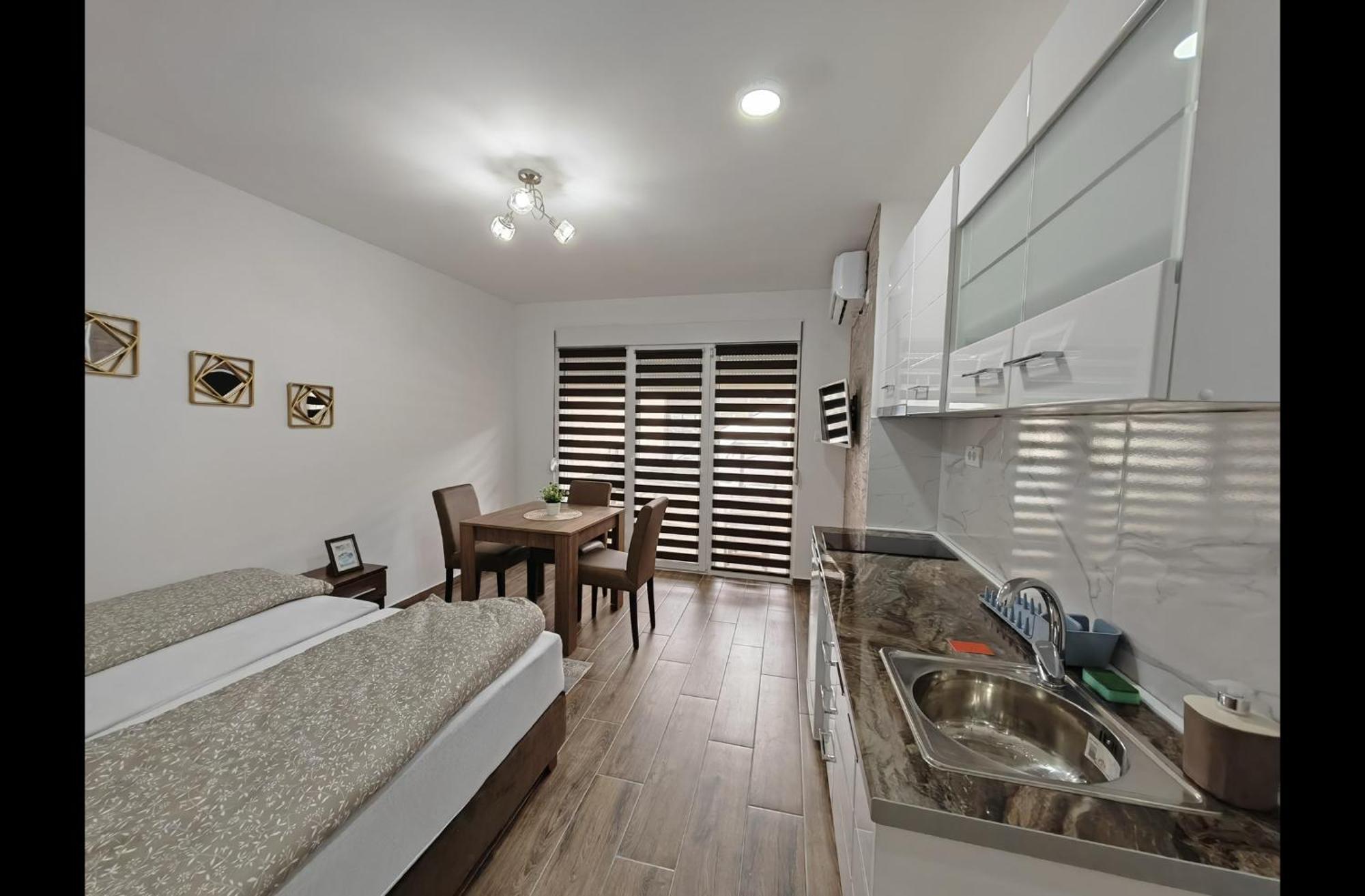 Imperial Apartment Veliko Gradiste Ngoại thất bức ảnh