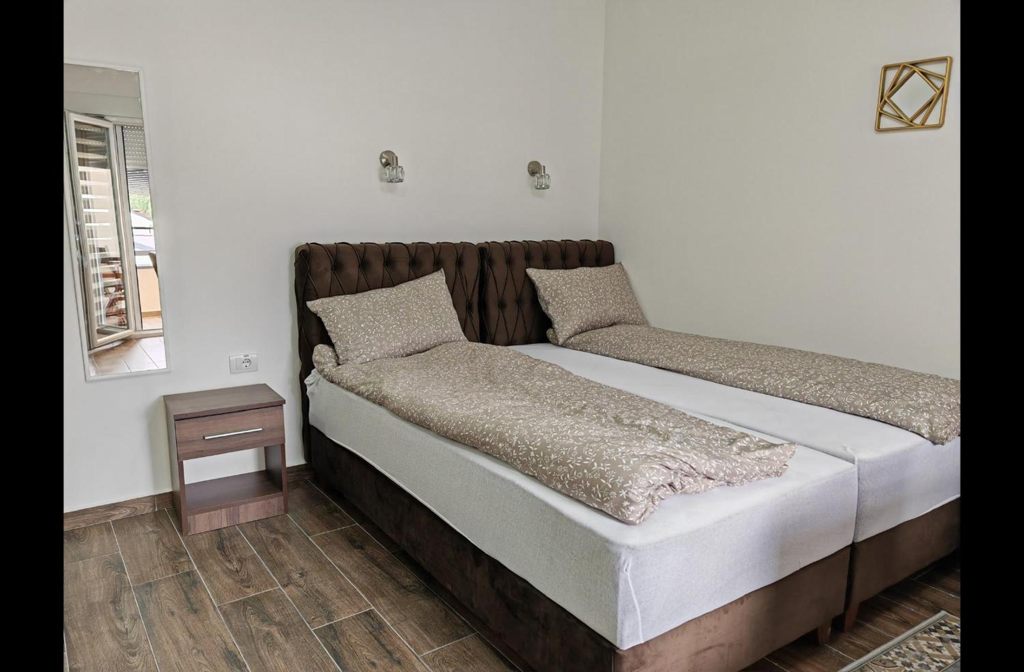 Imperial Apartment Veliko Gradiste Ngoại thất bức ảnh