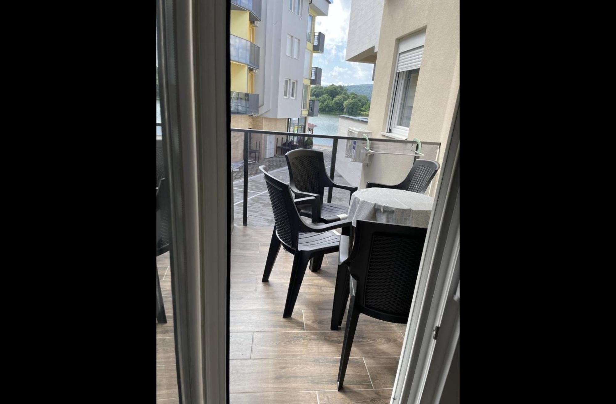 Imperial Apartment Veliko Gradiste Ngoại thất bức ảnh